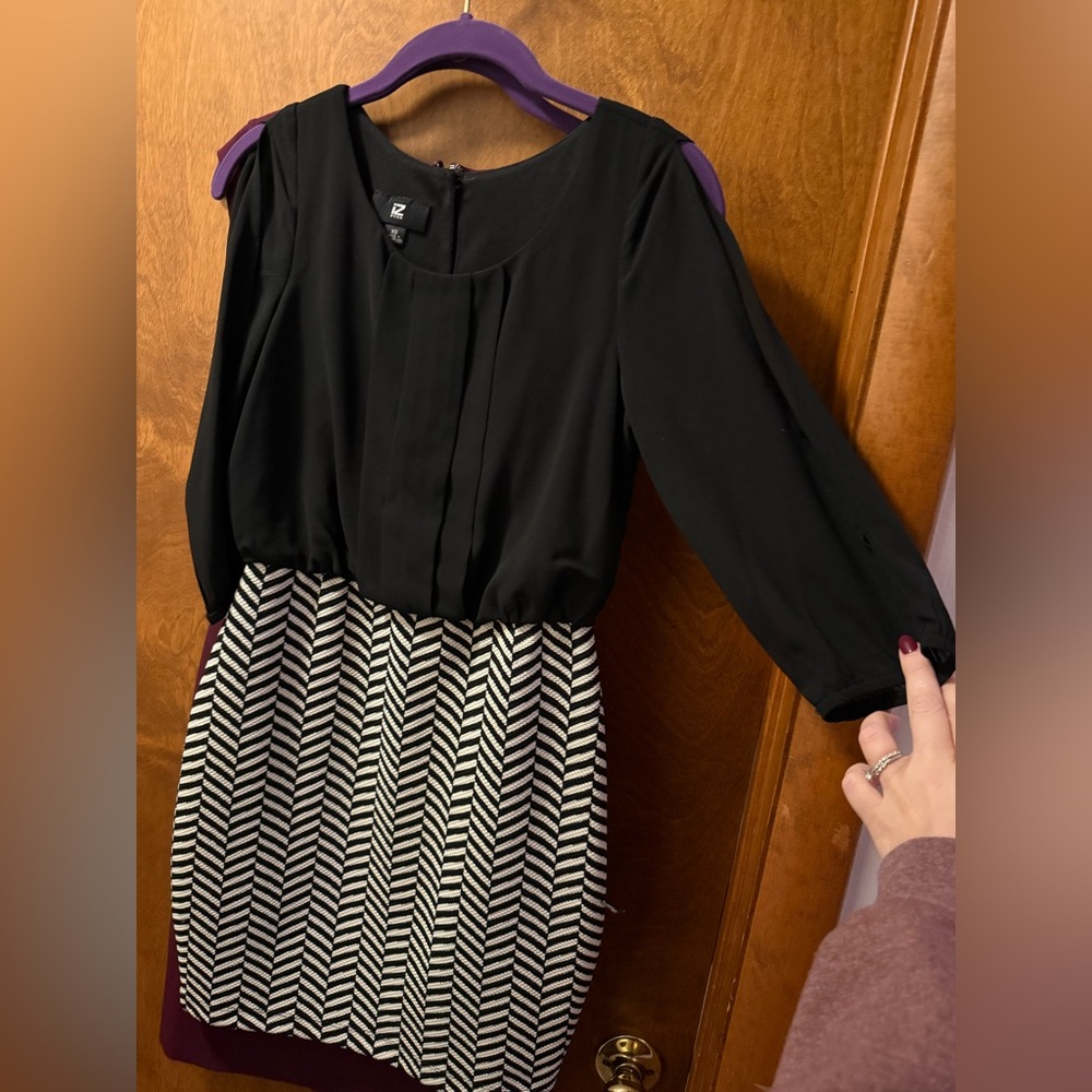 Iz Byer Black and White Chevron Long Sleeve Dress